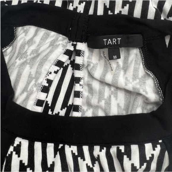 Tart Black & White Geometric Print Sleeveless Dress - Size Medium - Picture 12 of 14